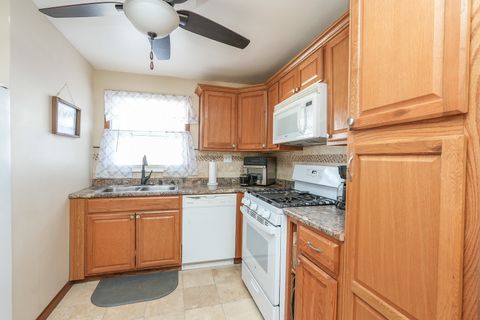 Tiny photo for 260 W Country Court, Bourbonnais, IL 60914 (MLS # 12564917)
