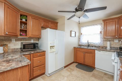 Tiny photo for 260 W Country Court, Bourbonnais, IL 60914 (MLS # 12564917)