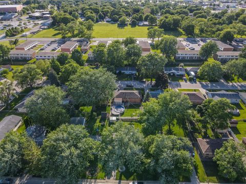 Tiny photo for 260 W Country Court, Bourbonnais, IL 60914 (MLS # 12564917)