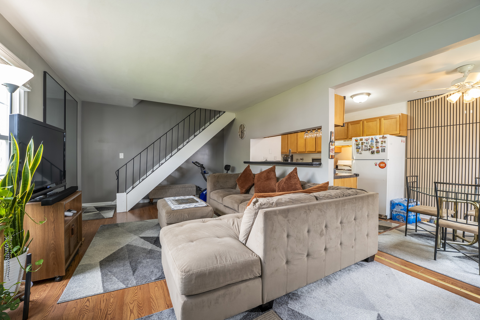 1261 Prairie Avenue B