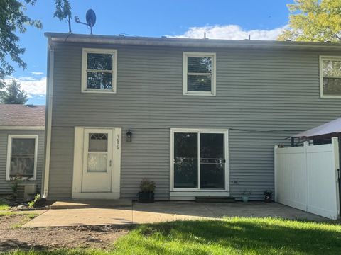 Tiny photo for 1606 E Stonehenge Drive #14-B, Sycamore, IL 60178 (MLS # 12493993)