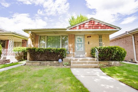 Photo of 6317 N Lowell Avenue, Chicago, IL 60646 (MLS # 12648201)