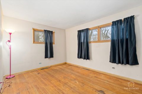 Tiny photo for 2924 W Bonnie Brook Lane, Waukegan, IL 60087 (MLS # 12532213)