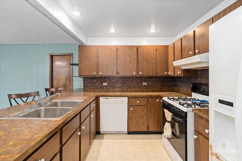 Tiny photo for 2924 W Bonnie Brook Lane, Waukegan, IL 60087 (MLS # 12532213)