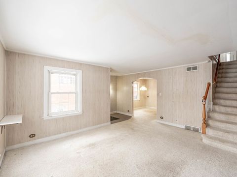 Tiny photo for 6704 Trumbull Avenue, Lincolnwood, IL 60712 (MLS # 12528513)