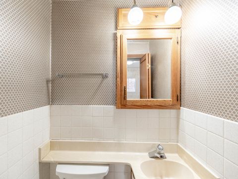 Tiny photo for 6704 Trumbull Avenue, Lincolnwood, IL 60712 (MLS # 12528513)