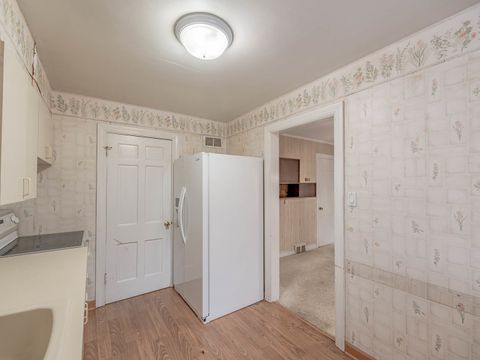 Tiny photo for 6704 Trumbull Avenue, Lincolnwood, IL 60712 (MLS # 12528513)