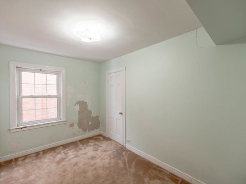Tiny photo for 6704 Trumbull Avenue, Lincolnwood, IL 60712 (MLS # 12528513)