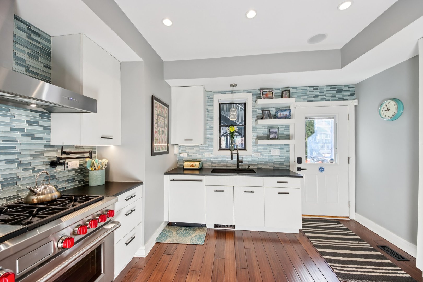 1717 N Hudson Avenue