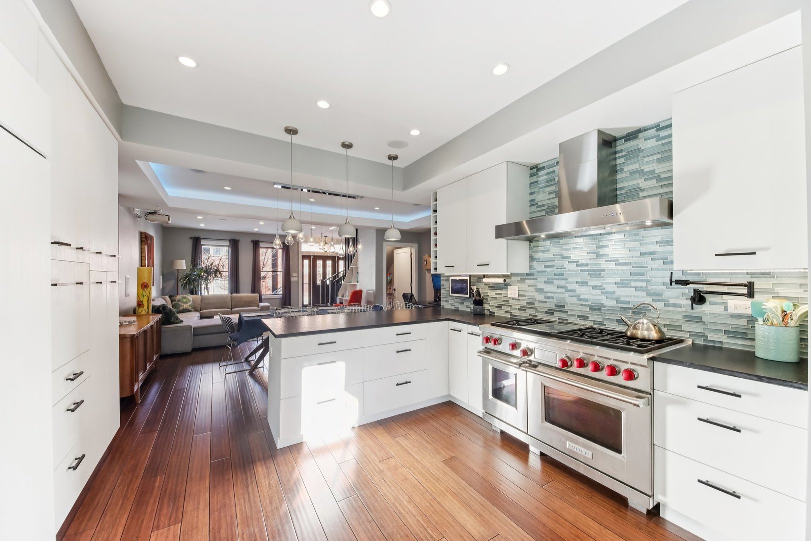 1717 N Hudson Avenue