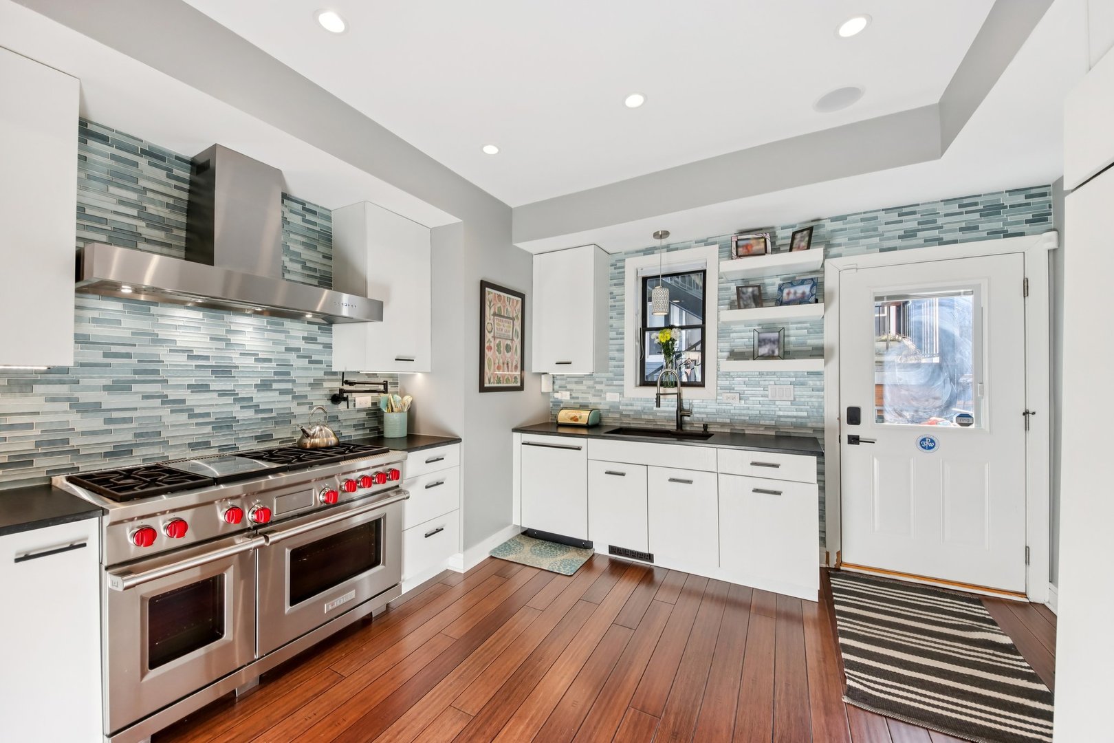 1717 N Hudson Avenue