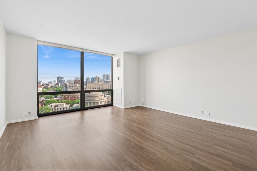 2650 N LAKEVIEW Avenue 1603