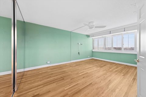 Tiny photo for 2 S ATRIUM Way #603, Elmhurst, IL 60126 (MLS # 12607353)