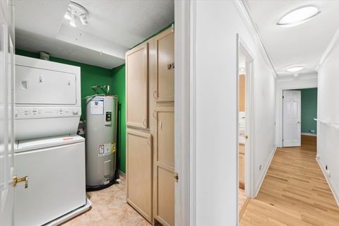 Tiny photo for 2 S ATRIUM Way #603, Elmhurst, IL 60126 (MLS # 12607353)