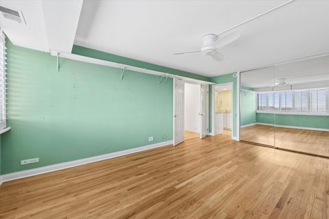 Tiny photo for 2 S ATRIUM Way #603, Elmhurst, IL 60126 (MLS # 12607353)