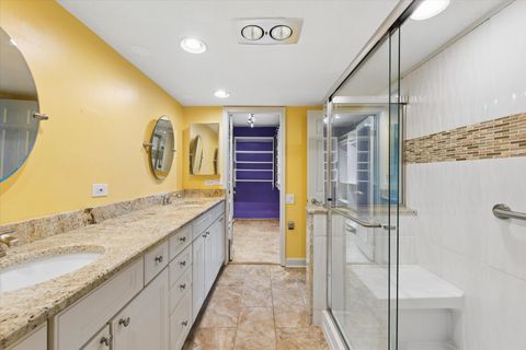 Tiny photo for 2 S ATRIUM Way #603, Elmhurst, IL 60126 (MLS # 12607353)