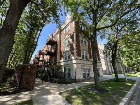 Photo of 1017 E 46th Street #2S, Chicago, IL 60653 (MLS # 12742556)