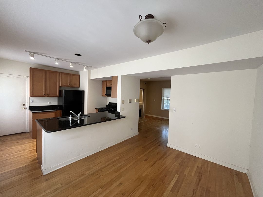 1017 E 46th Street 2S