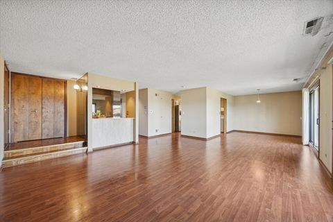 Tiny photo for 7990 Garfield Avenue #14-3, Burr Ridge, IL 60527 (MLS # 12512804)