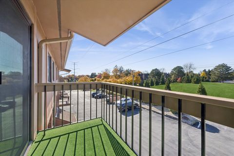 Tiny photo for 7990 Garfield Avenue #14-3, Burr Ridge, IL 60527 (MLS # 12512804)