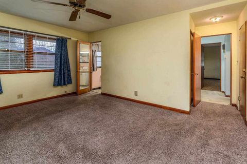 Tiny photo for 1003 S Skyline Drive, Carbondale, IL 62901 (MLS # 100000445)