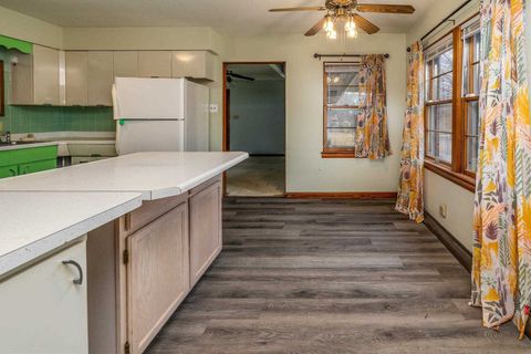 Tiny photo for 1003 S Skyline Drive, Carbondale, IL 62901 (MLS # 100000445)