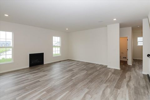 Tiny photo for 860 Preston Court, Oswego, IL 60543 (MLS # 12582469)