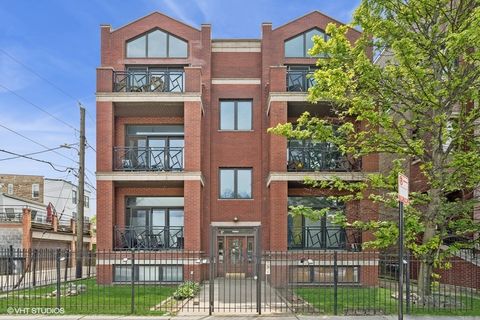 Photo of 2215 W Augusta Boulevard #2E, Chicago, IL 60622 (MLS # 12473305)