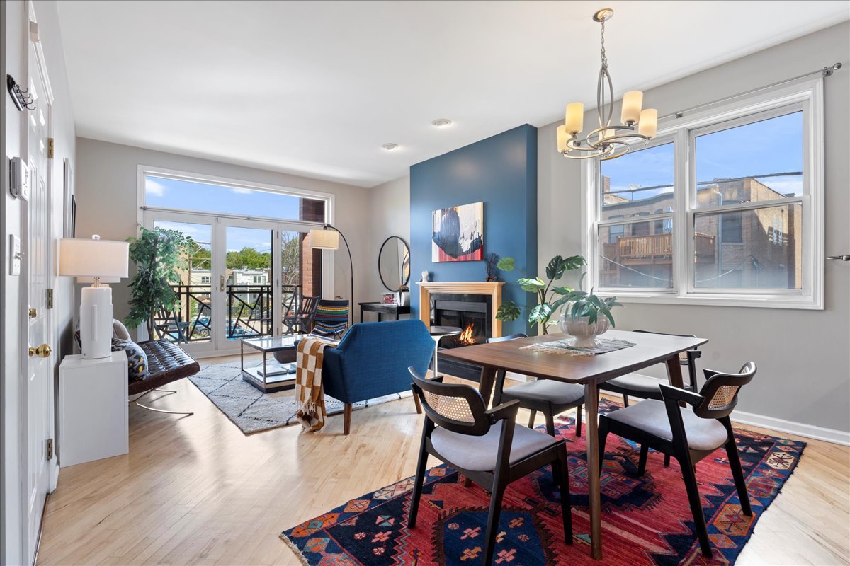 2215 W Augusta Boulevard 2E