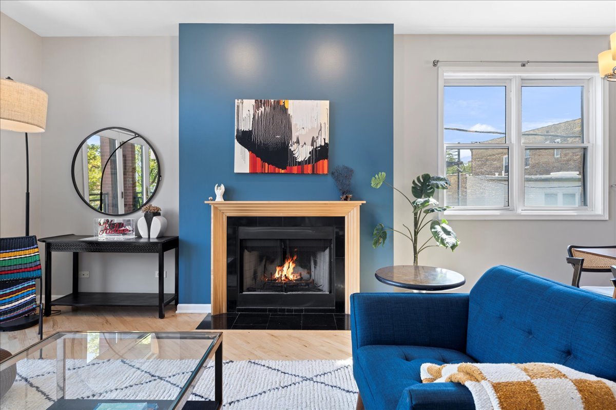 2215 W Augusta Boulevard 2E