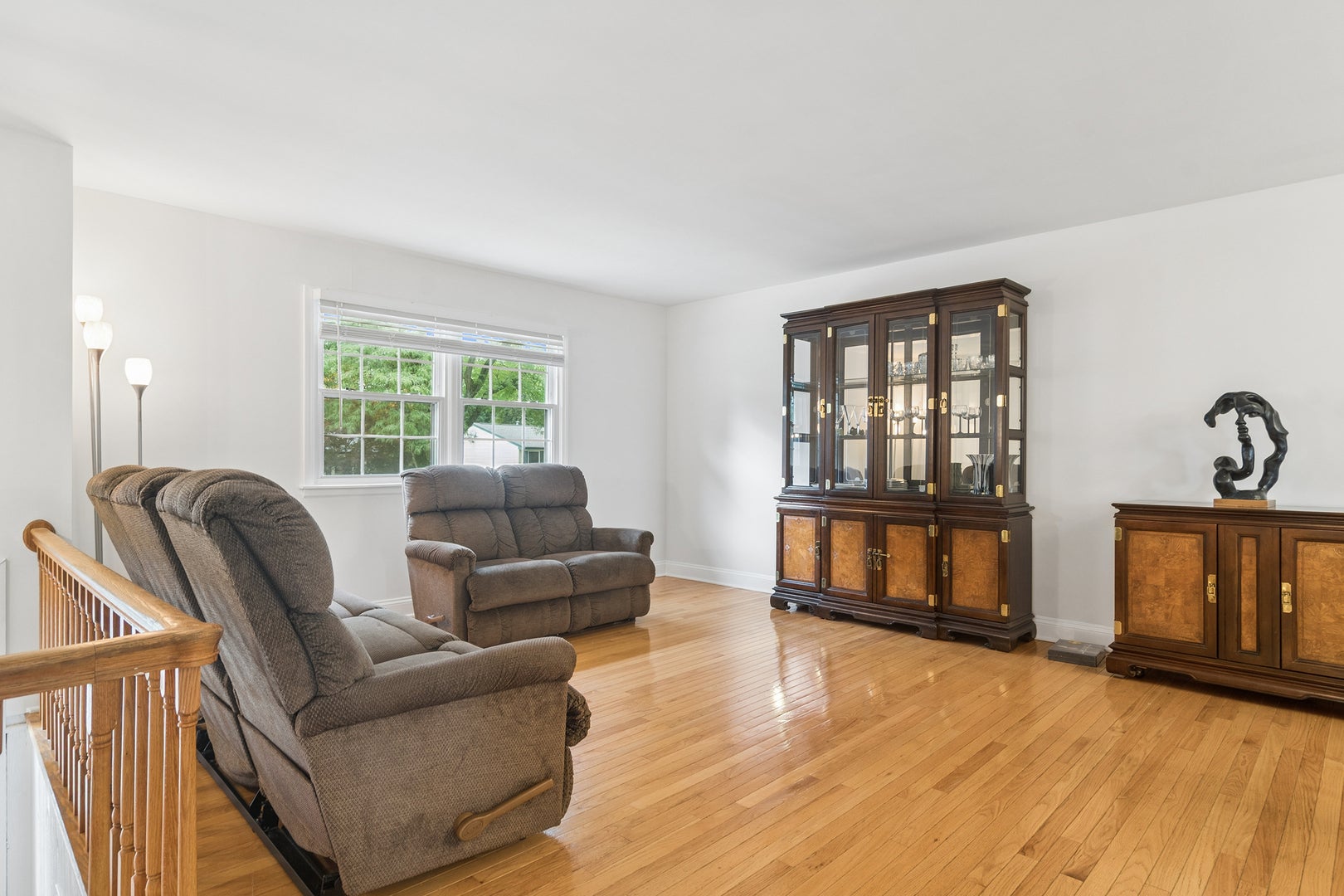 1120 Valley Stream Drive
