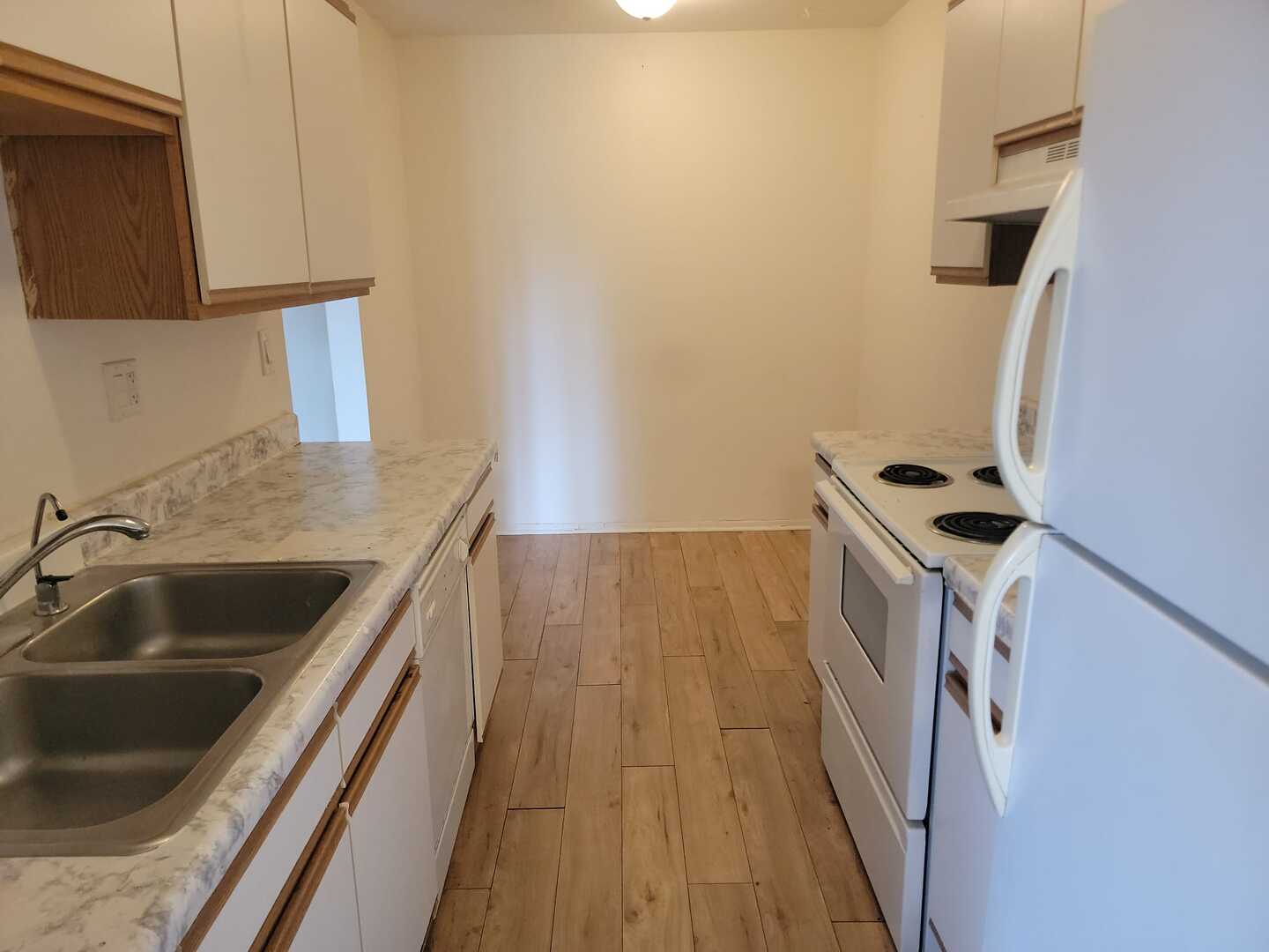 1810 Hemlock Place 204