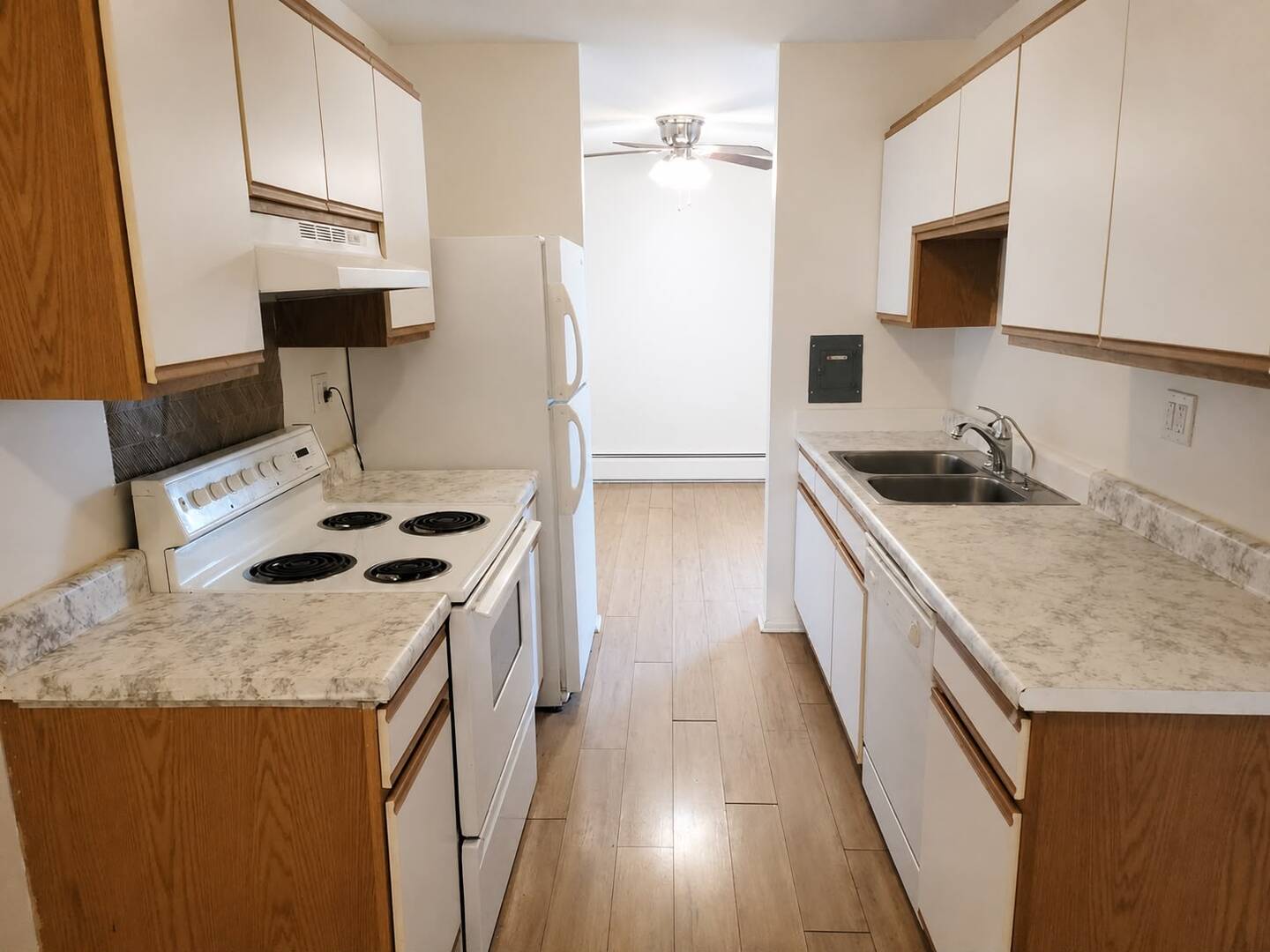 1810 Hemlock Place 204