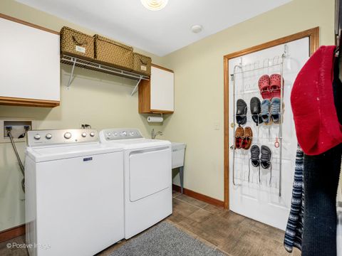 Tiny photo for 412 Lawrence Avenue, Glen Ellyn, IL 60137 (MLS # 12601395)