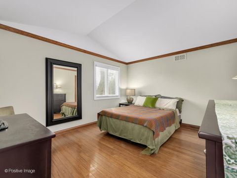 Tiny photo for 412 Lawrence Avenue, Glen Ellyn, IL 60137 (MLS # 12601395)