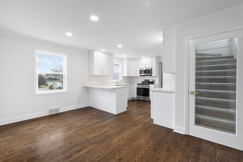 Tiny photo for 9048 Oneill Drive, Burr Ridge, IL 60527 (MLS # 12582760)