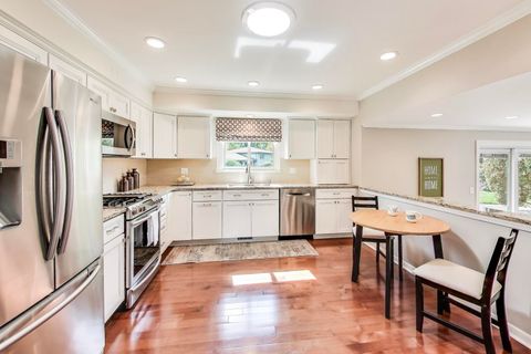 Tiny photo for 219 E Reseda Parkway, Palatine, IL 60067 (MLS # 12487304)