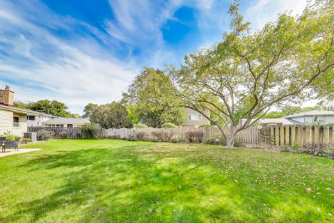 Tiny photo for 219 E Reseda Parkway, Palatine, IL 60067 (MLS # 12487304)