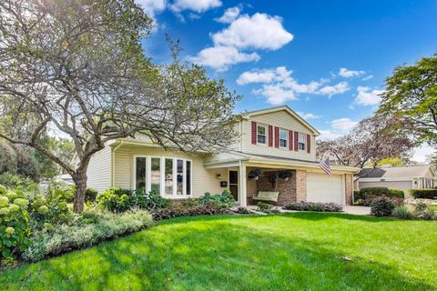 Tiny photo for 219 E Reseda Parkway, Palatine, IL 60067 (MLS # 12487304)