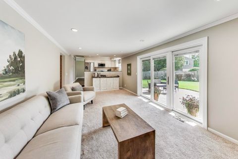 Tiny photo for 219 E Reseda Parkway, Palatine, IL 60067 (MLS # 12487304)