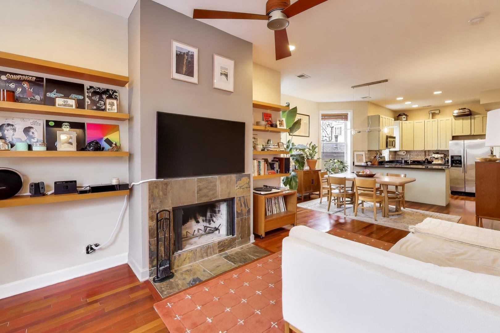 1122 N Winchester Avenue 2