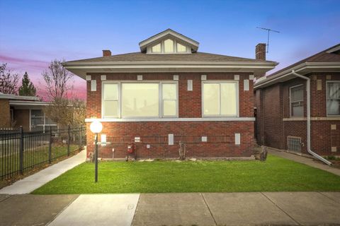 Tiny photo for Chicago, IL 60617 (MLS # 12321989)