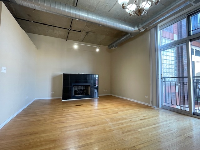 1000 W ADAMS Street 718