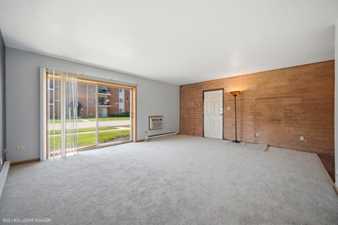 Tiny photo for 1900 Canal Street #1B, Blue Island, IL 60406 (MLS # 12753927)