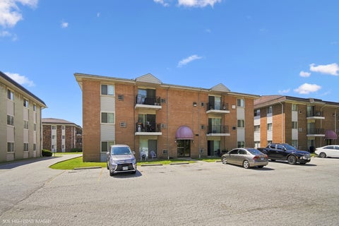 Tiny photo for 1900 Canal Street #1B, Blue Island, IL 60406 (MLS # 12753927)