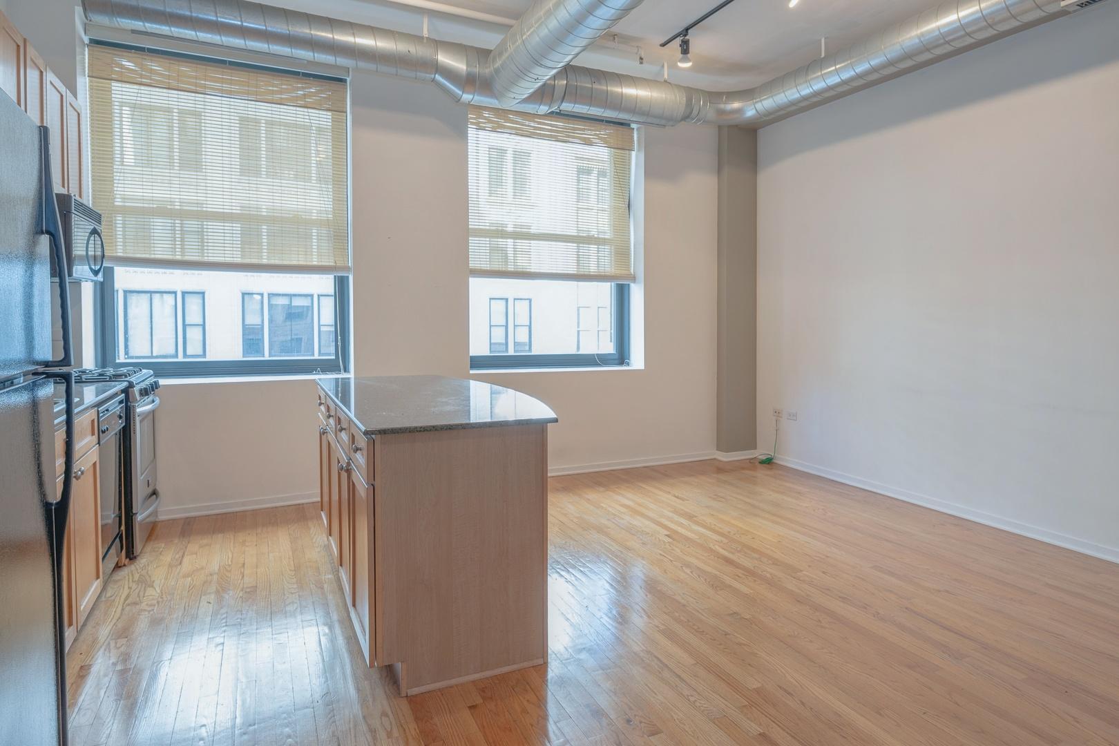 6 E Monroe Street 601