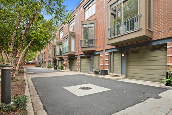 310 N CLINTON ST APT L, CHICAGO, IL 60661 - Image 10bcdce4c0c456744e73c62b8fa77e86/3923786594