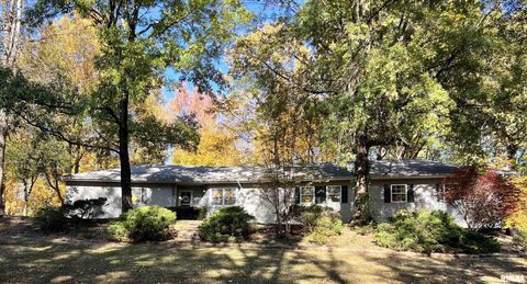 Photo of 2372 LOGAN Street, Murphysboro, IL 62966 (MLS # EB460420)