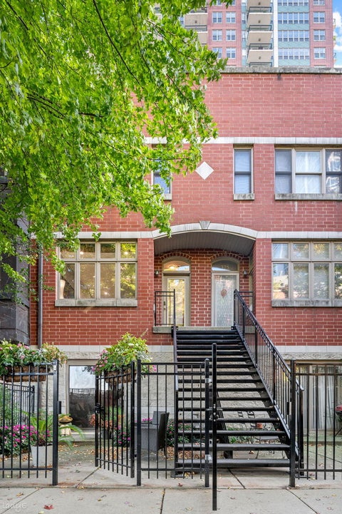 Photo of 327 E 17th Street, Chicago, IL 60616 (MLS # 12784690)