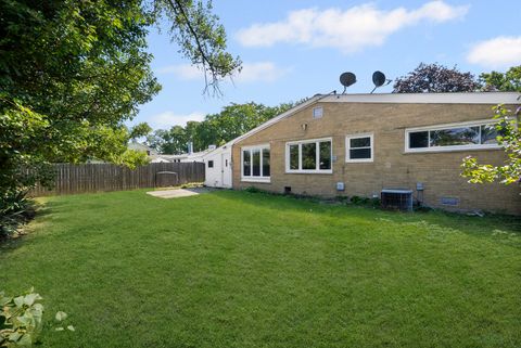 Tiny photo for 7240 Palma Lane, Morton Grove, IL 60053 (MLS # 12471676)